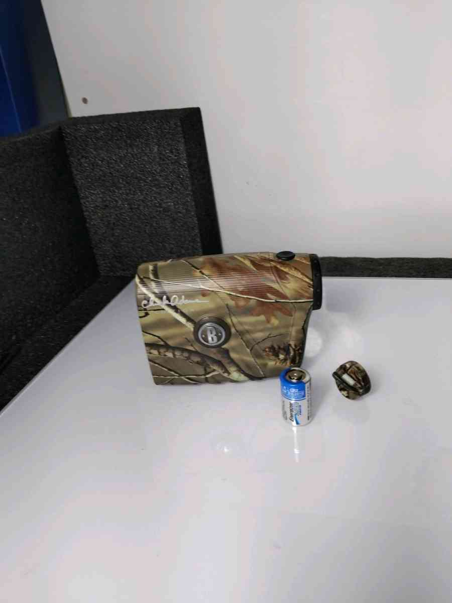Bushnell rangefinderCamo Bowhunter Adam Clark edition - Conway, Arkansas - FleaMarketBay