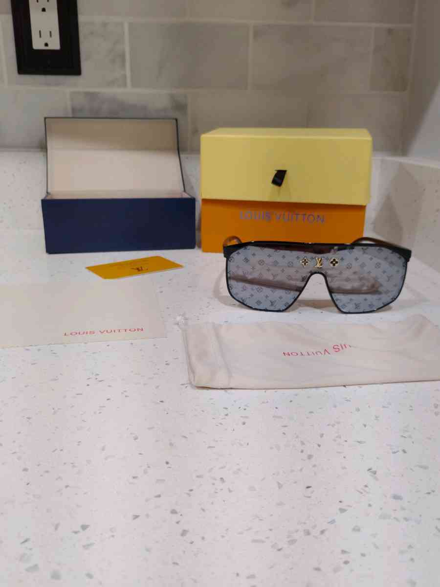 glasses - Altamonte Springs, Florida - FleaMarketBay