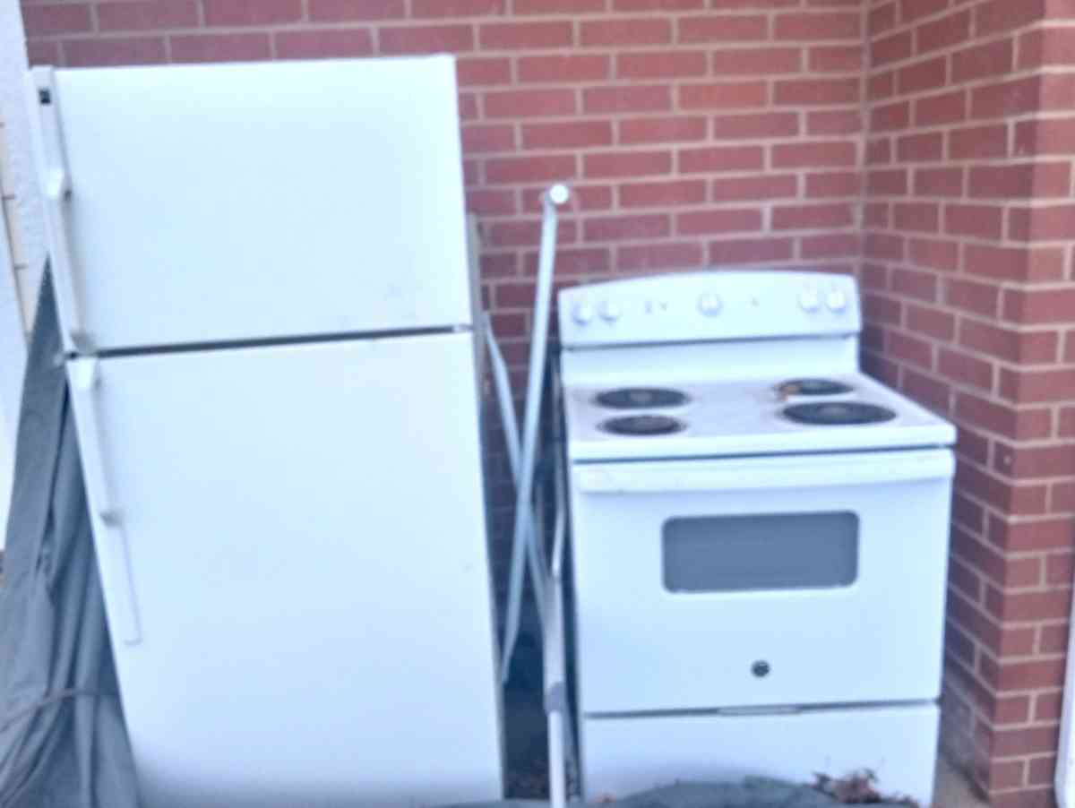 refrigerator and gently used electric stove - Canton, Ohio