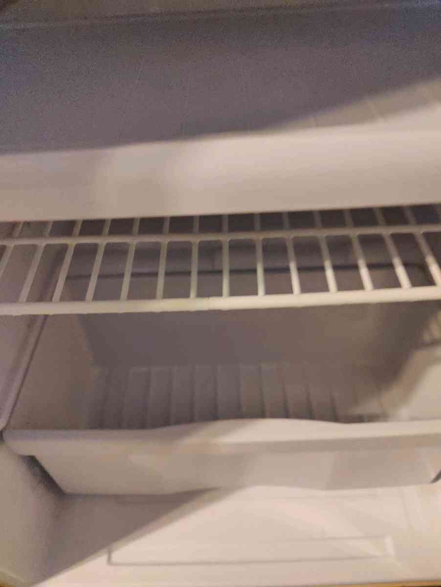 mini refrigerator - Flat Rock, North Carolina - FleaMarketBay