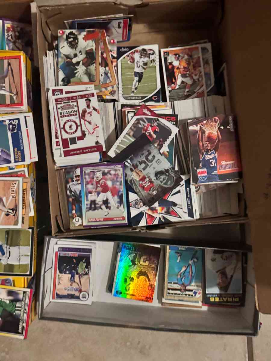 sports cards lot - Escondido, California - FleaMarketBay