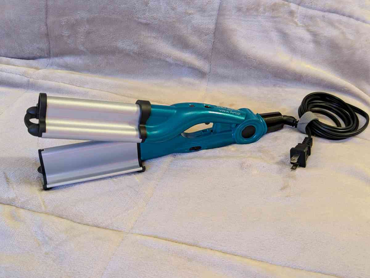 Bed Head Tourmaline  Ceramic Deep Hair Waver Turquoise - Ashtabula, Ohio - FleaMarketBay