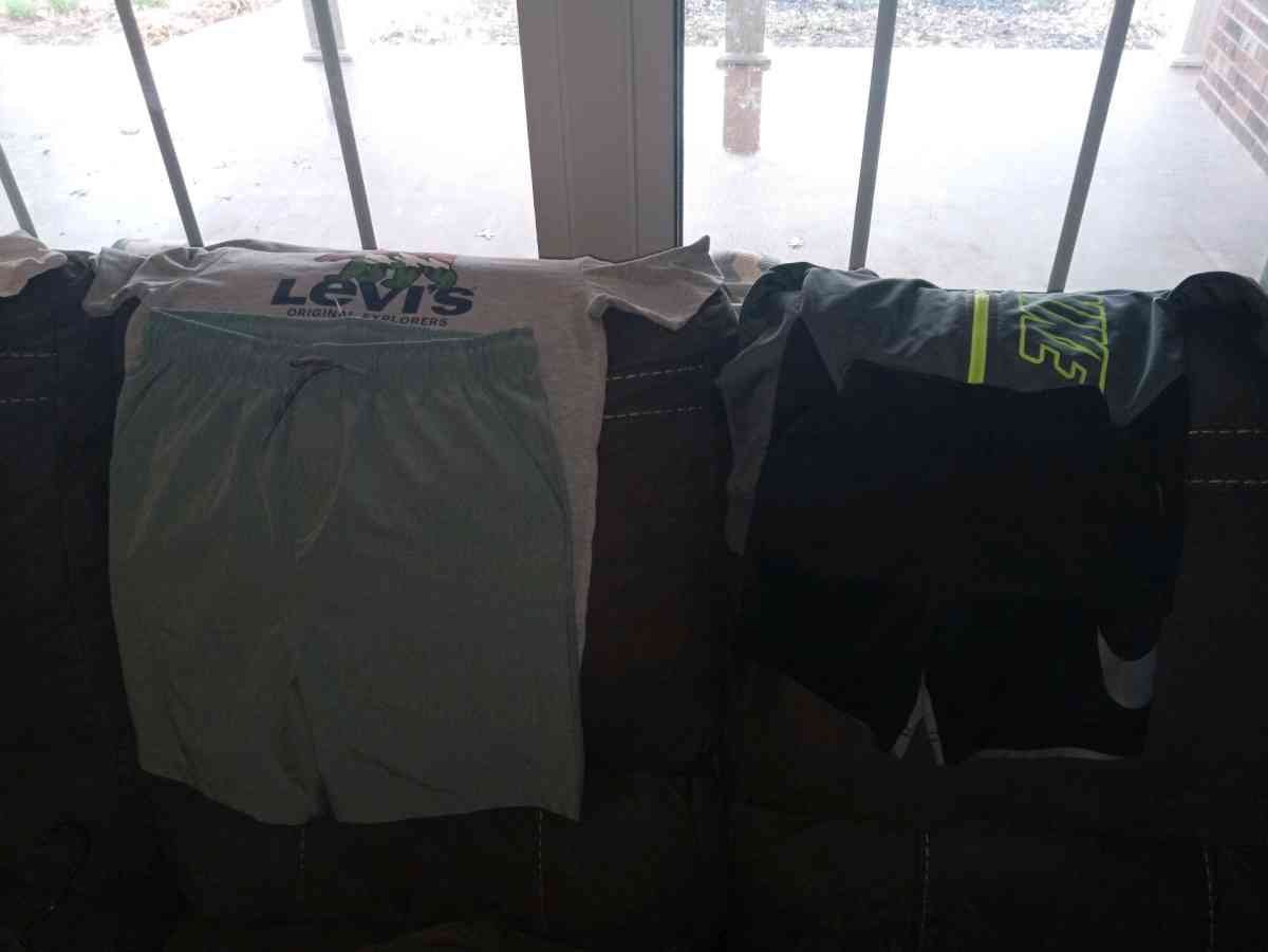 boy clothes - Cape Girardeau, Missouri - FleaMarketBay