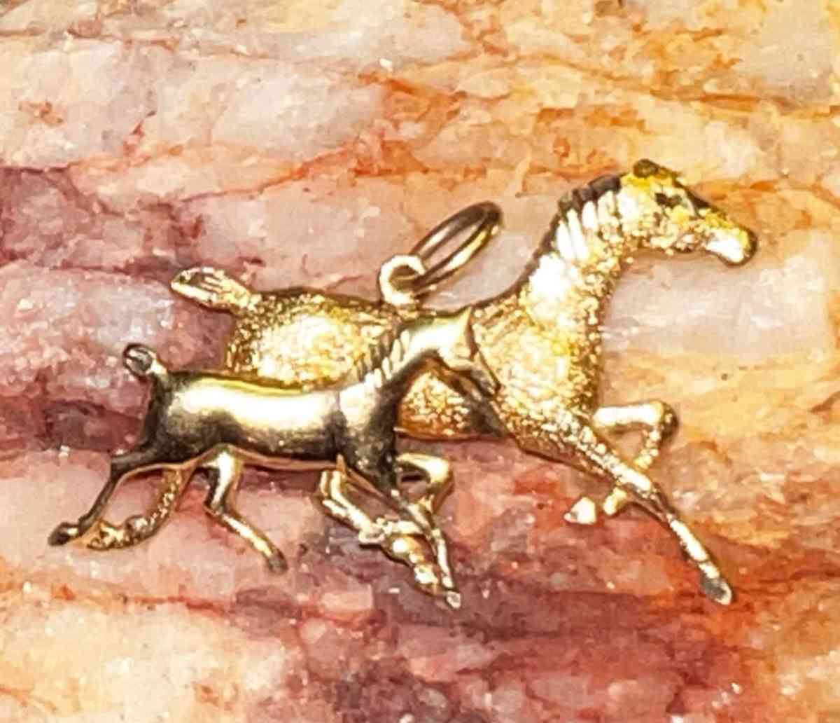 14K Gold Horse And Pony Pendant - Phelan, California - FleaMarketBay