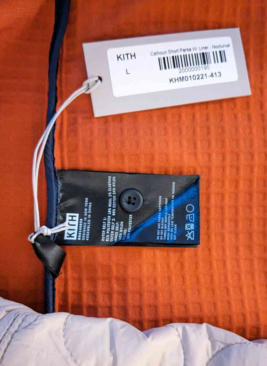 Parka Hoodie Rare find as no site has it for sale - Staten Island, New York - FleaMarketBay