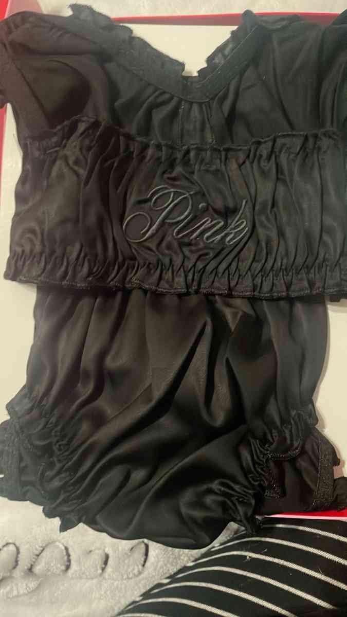 Pink bra underwear set - Fountain Valley, California