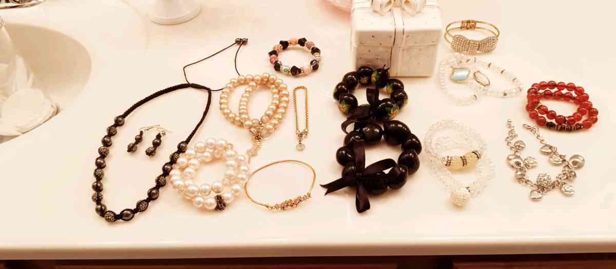 Bundle Jewelry Used