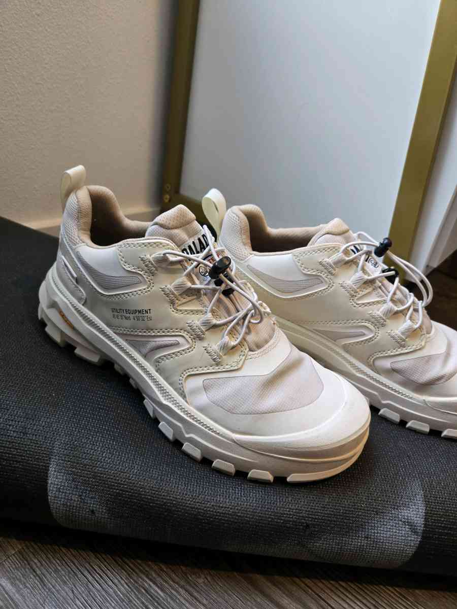 Palladium Boots Sneakers - Tacoma, Washington - FleaMarketBay