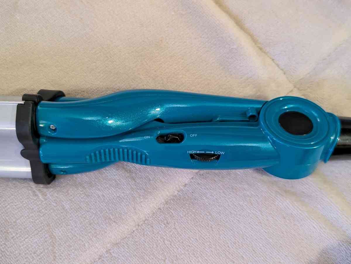 Bed Head Tourmaline  Ceramic Deep Hair Waver Turquoise - Ashtabula, Ohio - FleaMarketBay