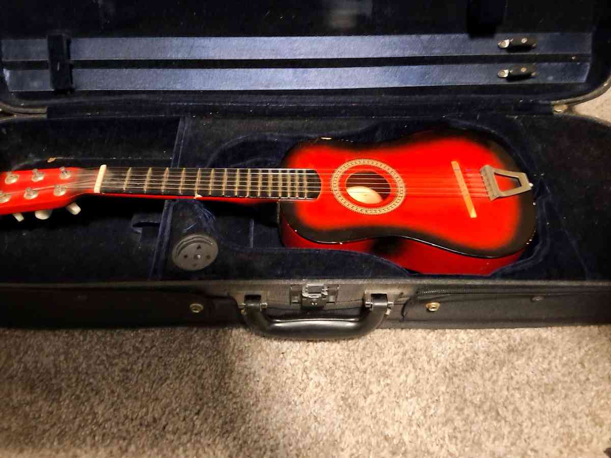cutest tiny guitar case playable - Seattle, Washington - FleaMarketBay