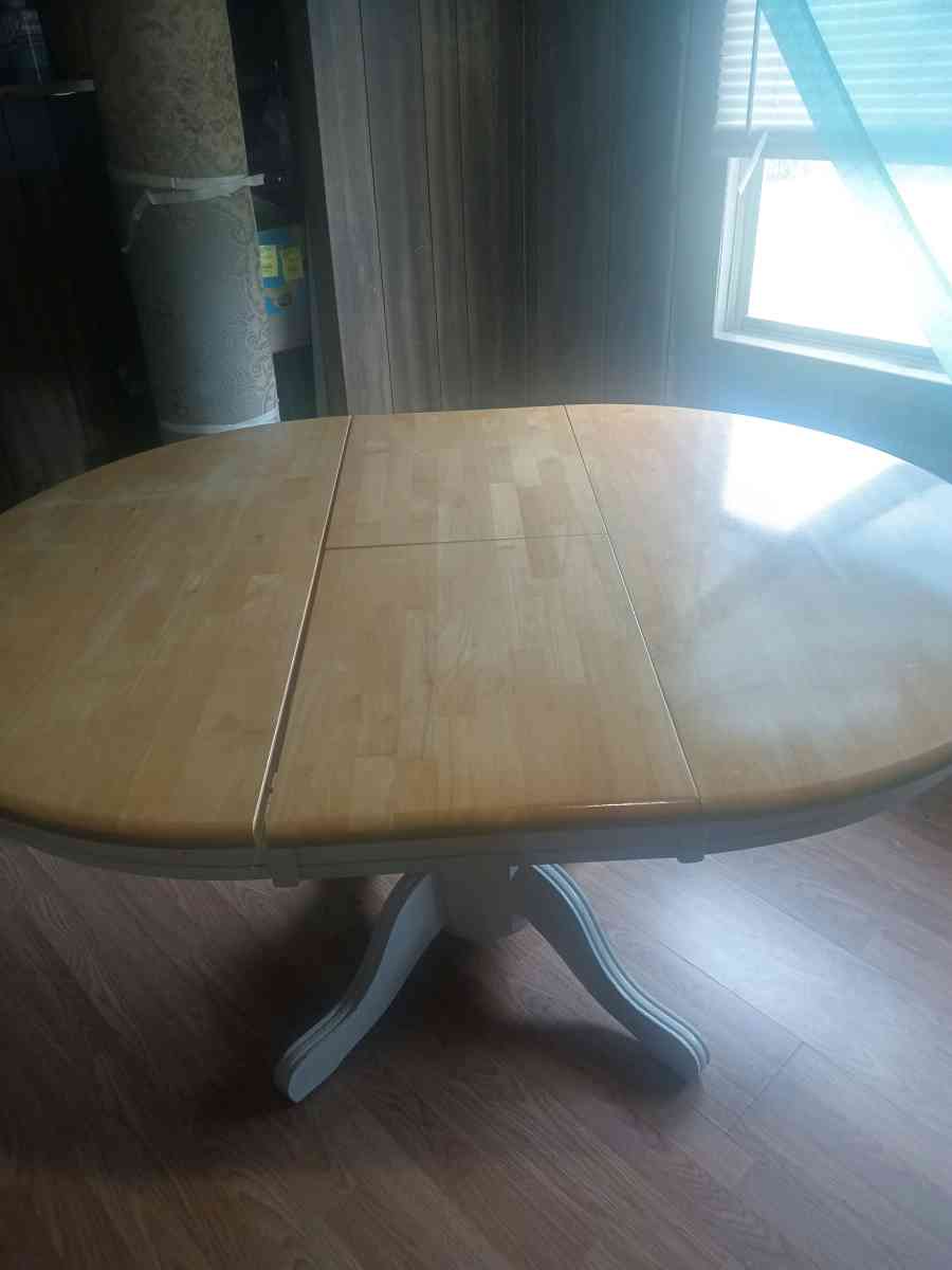 kitchen table - Connellys Springs, North Carolina - FleaMarketBay