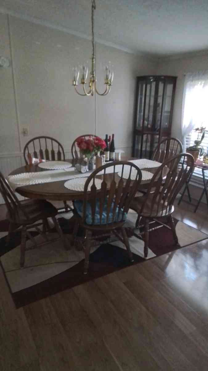 Oak dining room set - Conway, Arkansas