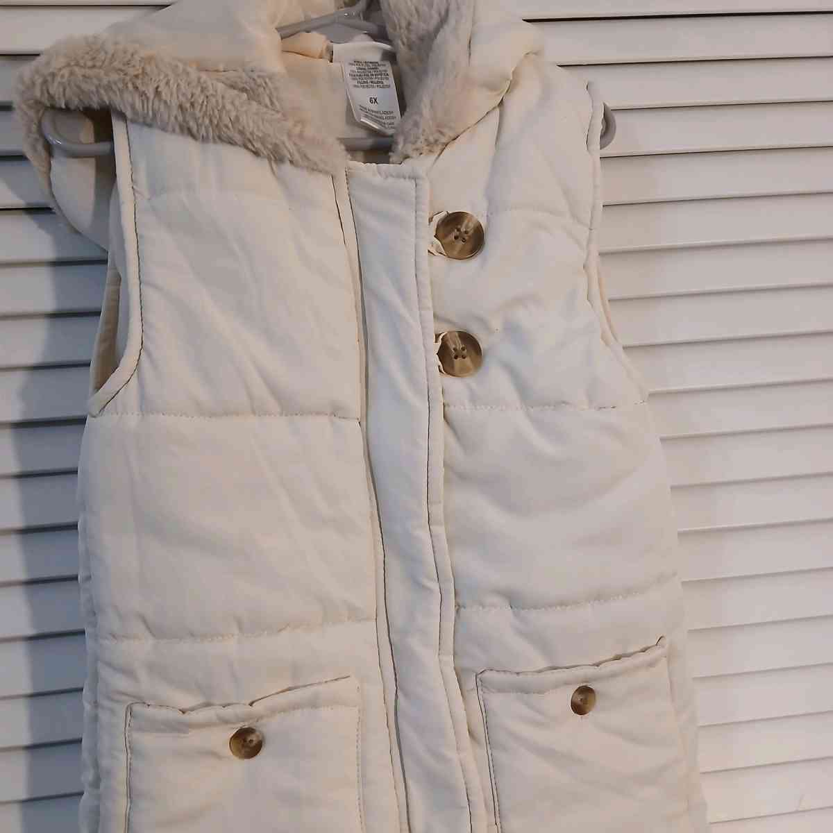 Nicole Miller Vest for Kids Size 6X - Indianapolis, Indiana - FleaMarketBay