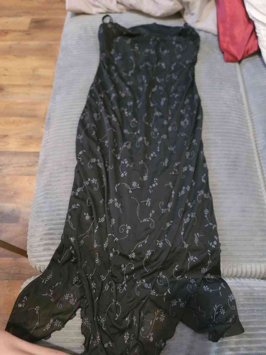 black dress - Chiefland, Florida