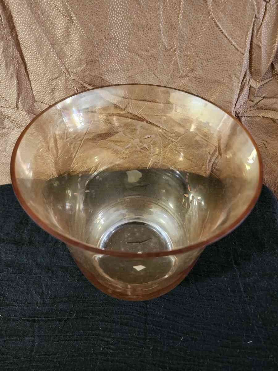 Glass vase - Knoxville, Tennessee - FleaMarketBay