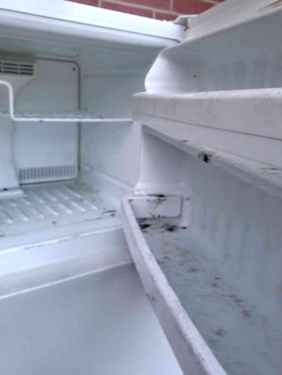 refrigerator and gently used electric stove - Canton, Ohio - FleaMarketBay