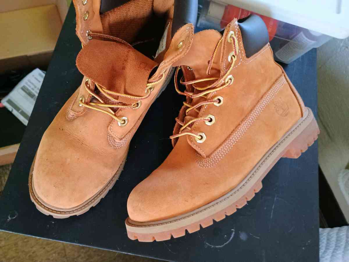 Timberland Boots size 6M Boys - Lakeland, Georgia - FleaMarketBay