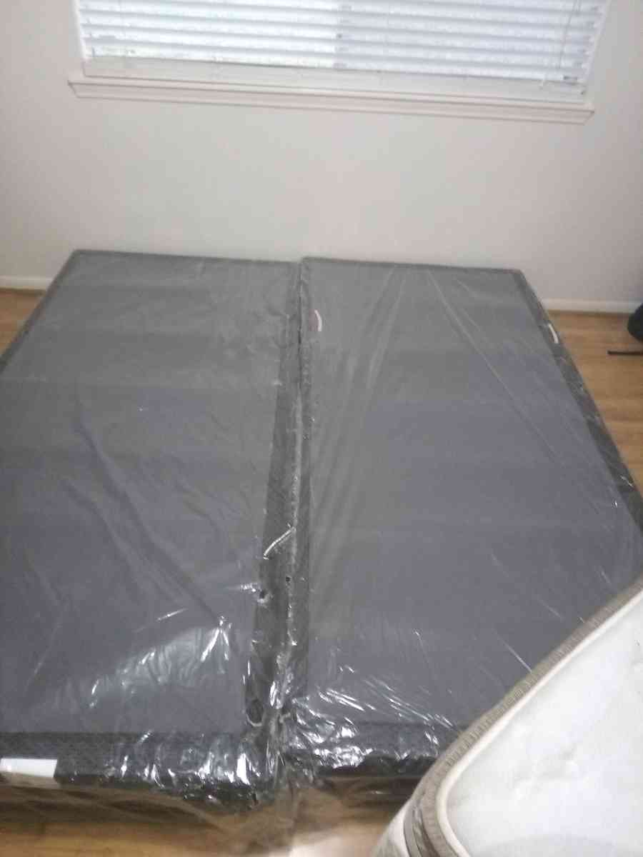 king size bedroom set - Missouri City, Texas - FleaMarketBay