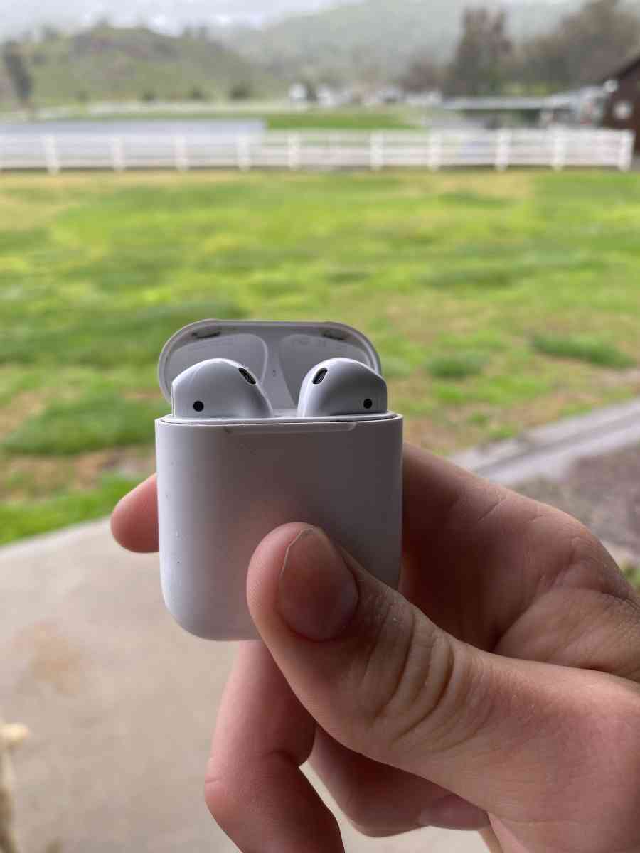 AirPods - Exeter, California