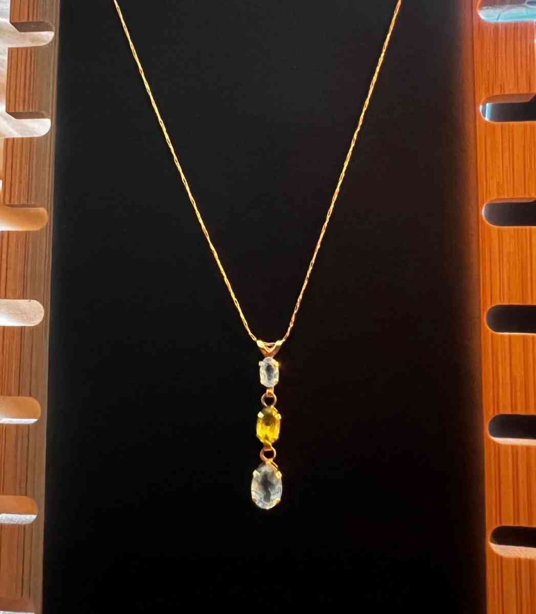 10K Gold Blue Topaz Pendant Necklace - Phelan, California - FleaMarketBay