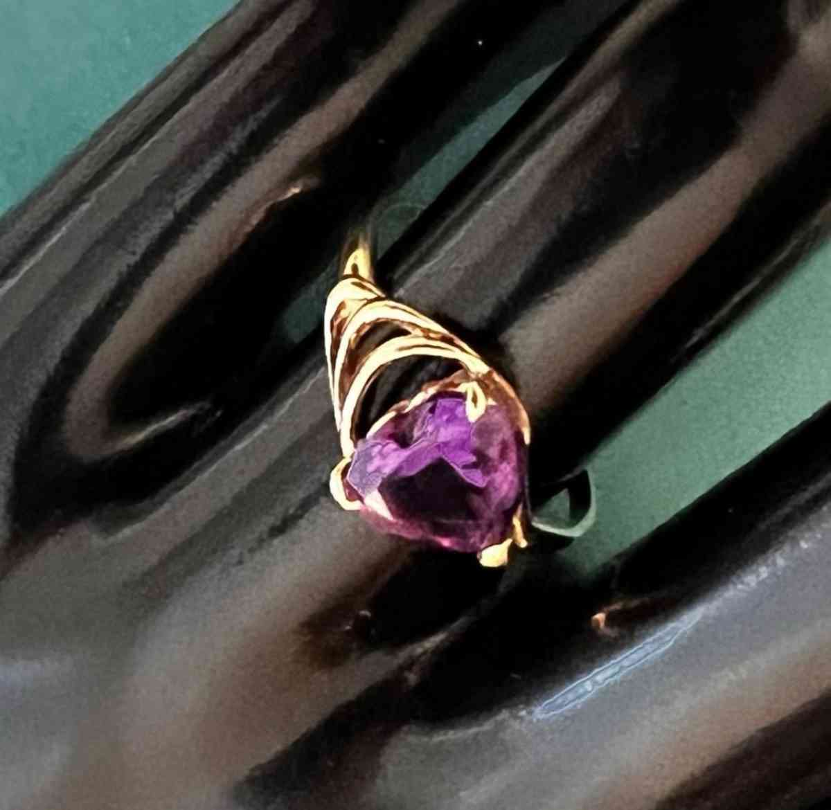 14K Gold Amethyst Heart Ring - Phelan, California - FleaMarketBay