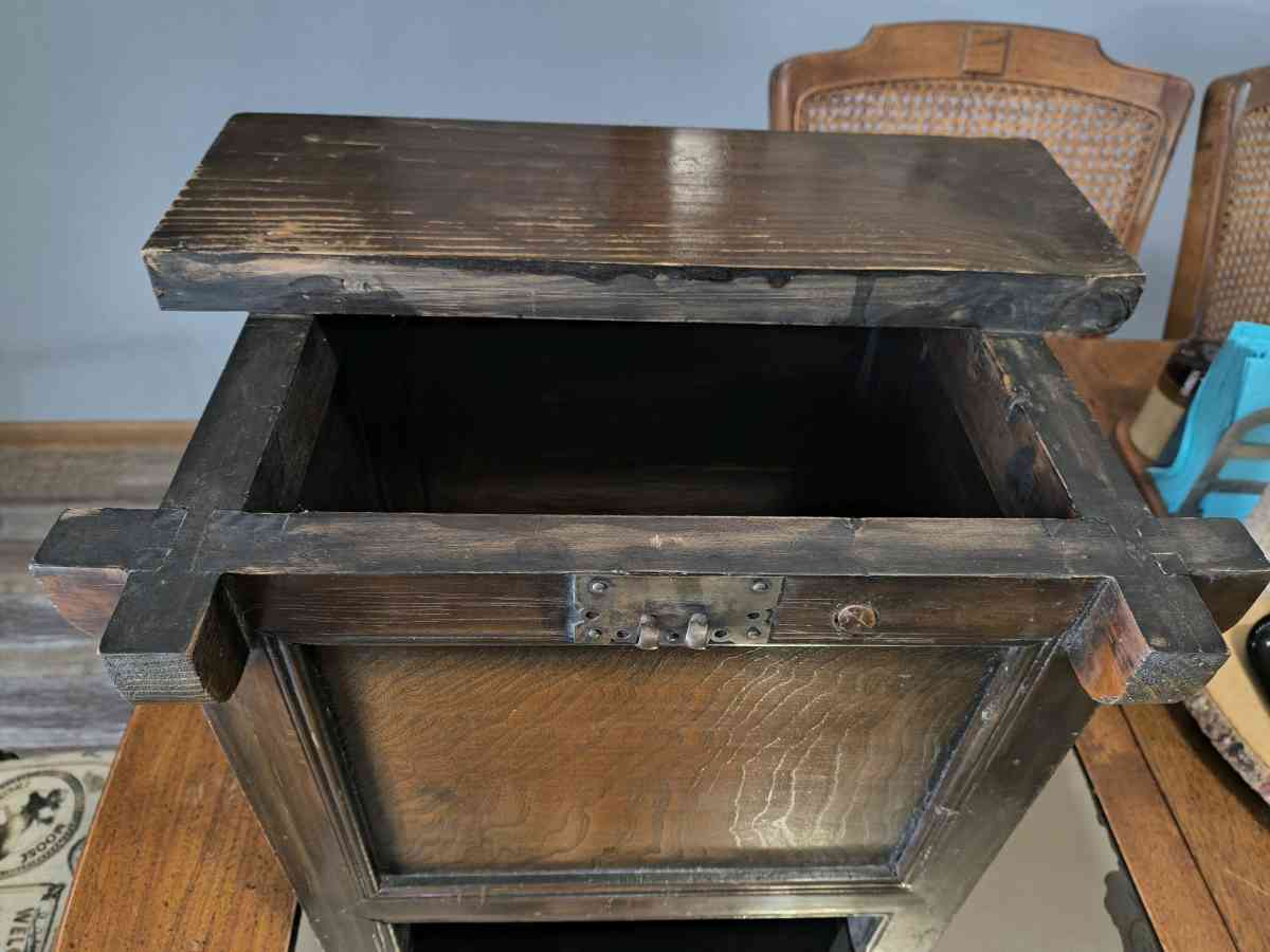 18901920 Korean Grain Chest Antique in original state - Brodhead, Wisconsin - FleaMarketBay