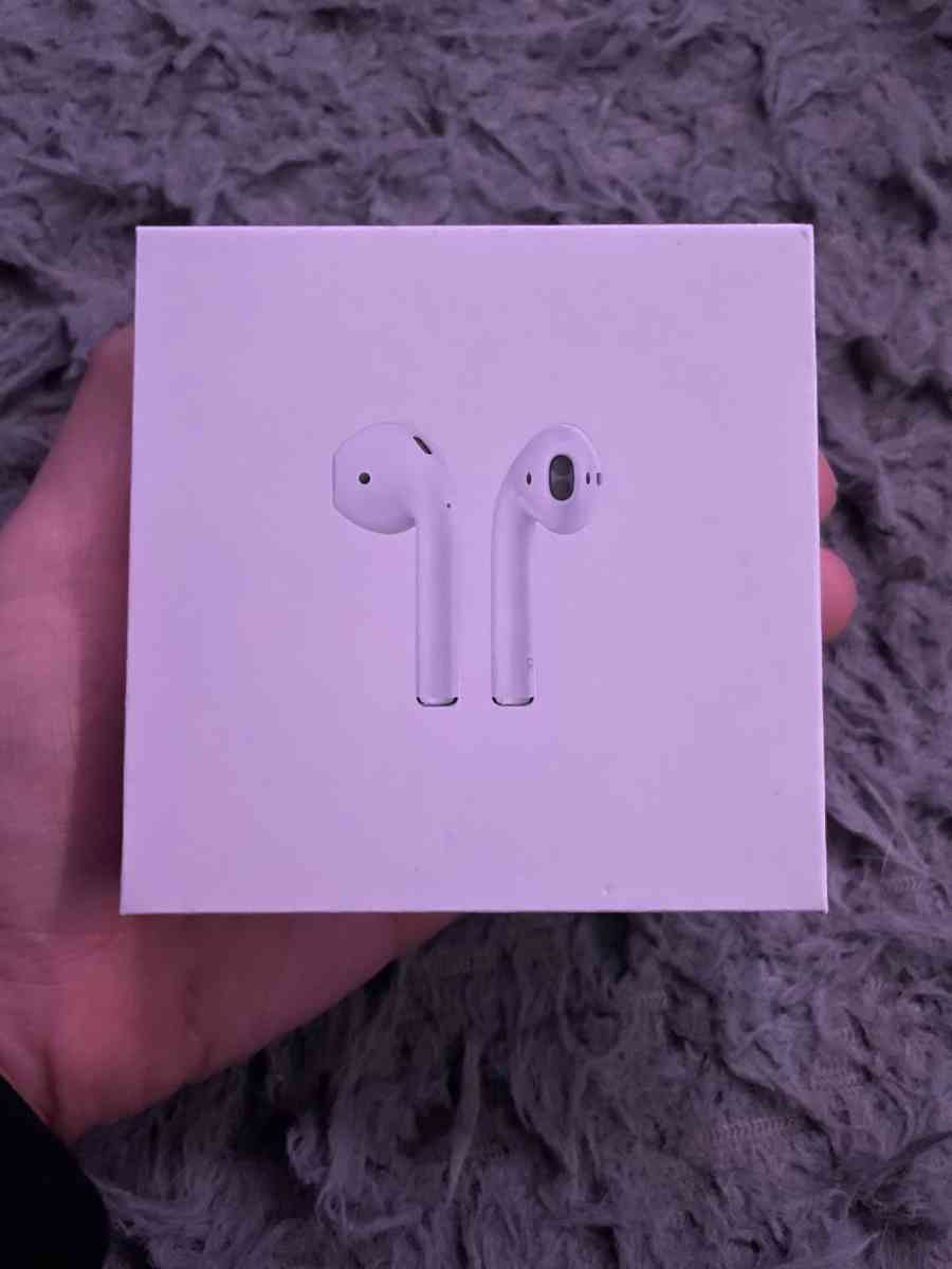 apple airpods gen 1 ready to ship - Muskegon, Michigan - FleaMarketBay