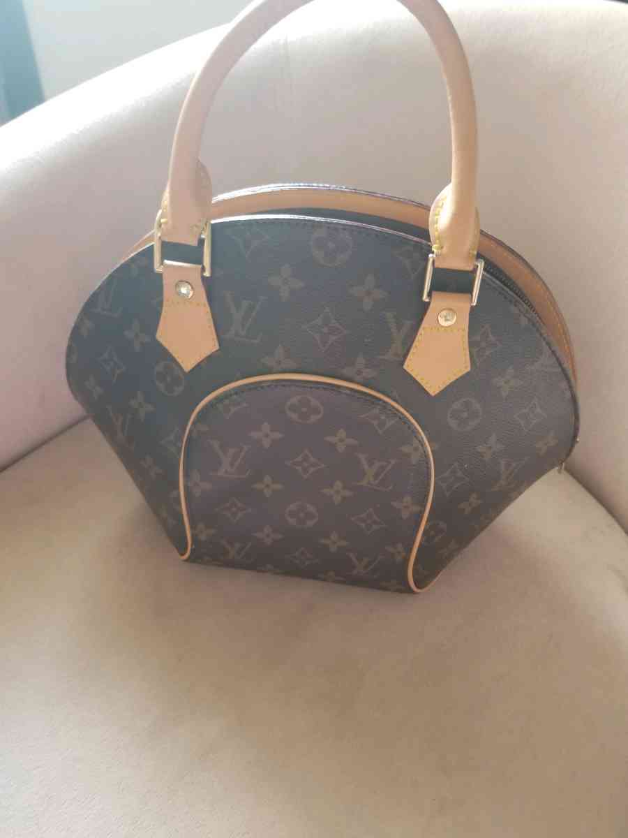 Louis Vuitton purse - Kansas City, Missouri - FleaMarketBay