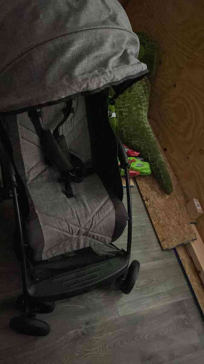 stroller - Ocala, Florida - FleaMarketBay