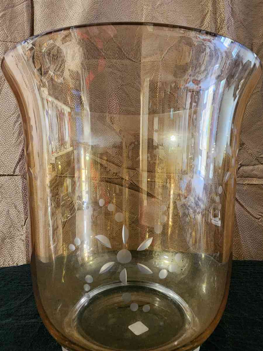 Glass vase - Knoxville, Tennessee - FleaMarketBay