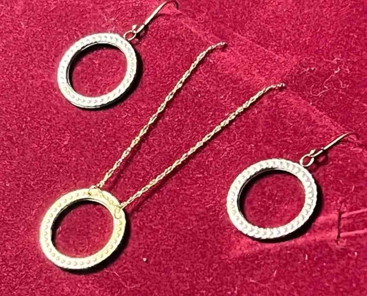 10K Gold Circle Pendant And  Earrings - Phelan, California - FleaMarketBay