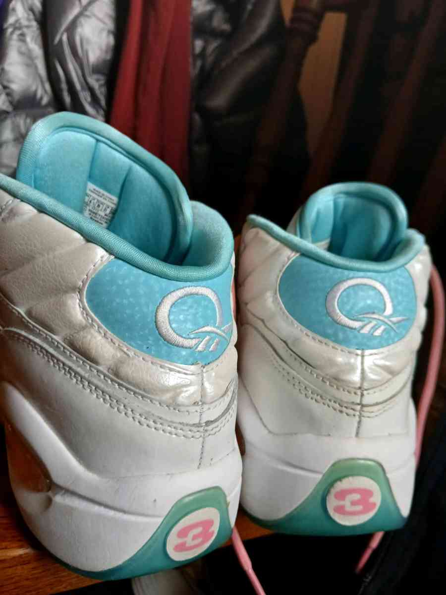 Reebok Question Trainers Allen Iversons Size 7 Pink and Blue - Evansville, Indiana - FleaMarketBay