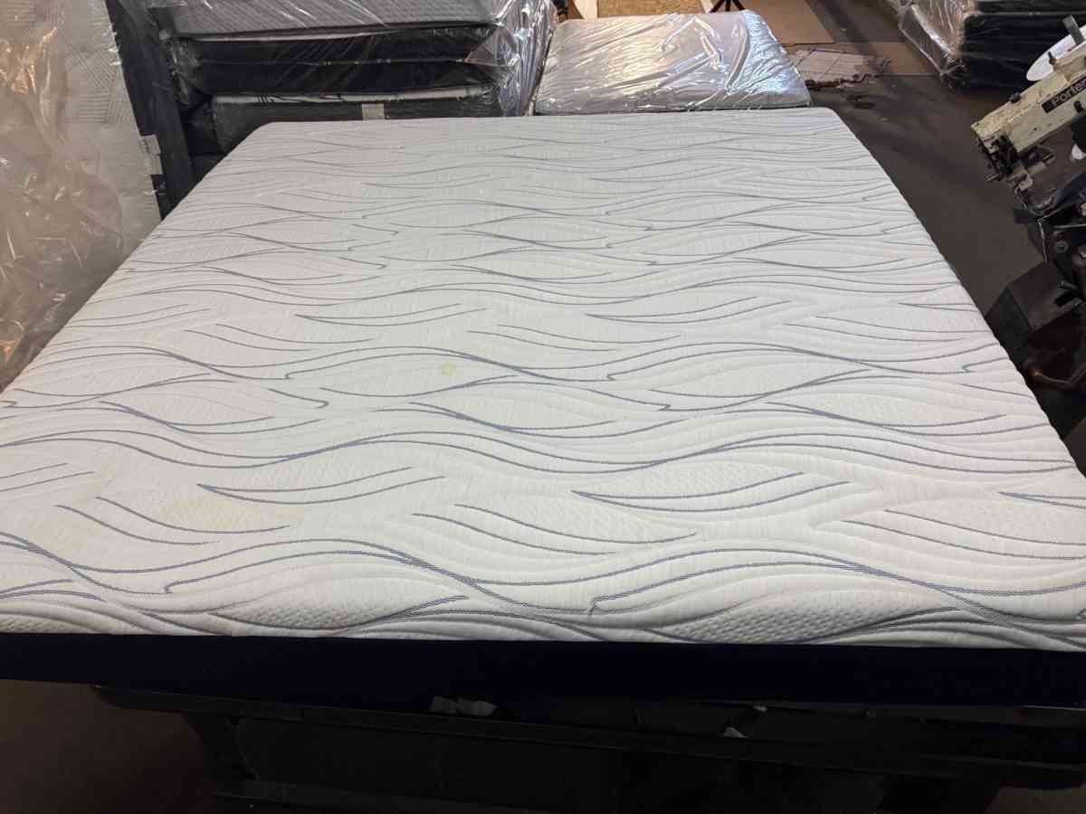 full  size Serta - Chicago Heights, Illinois