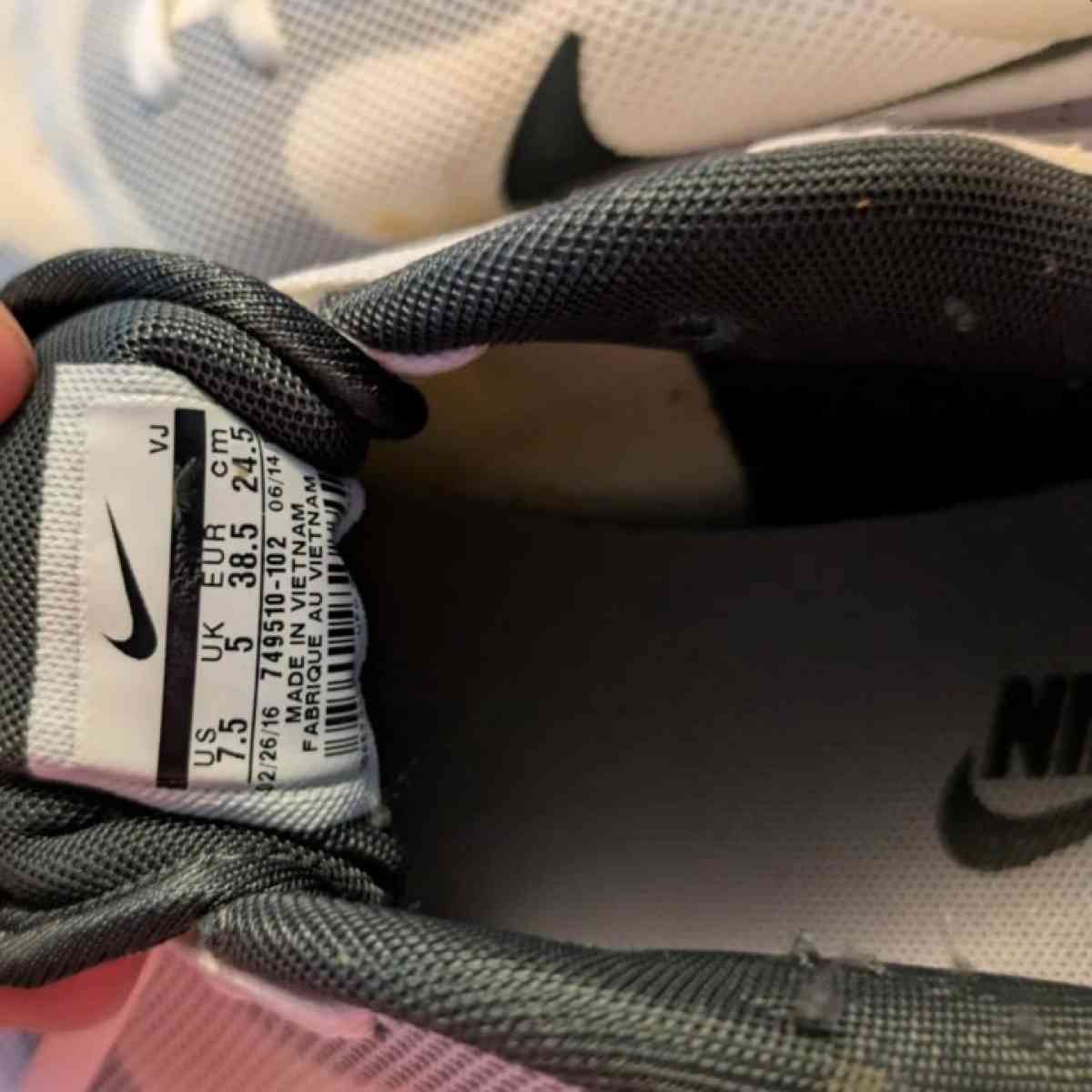 Nike Shoes - Oklahoma City, Oklahoma - FleaMarketBay