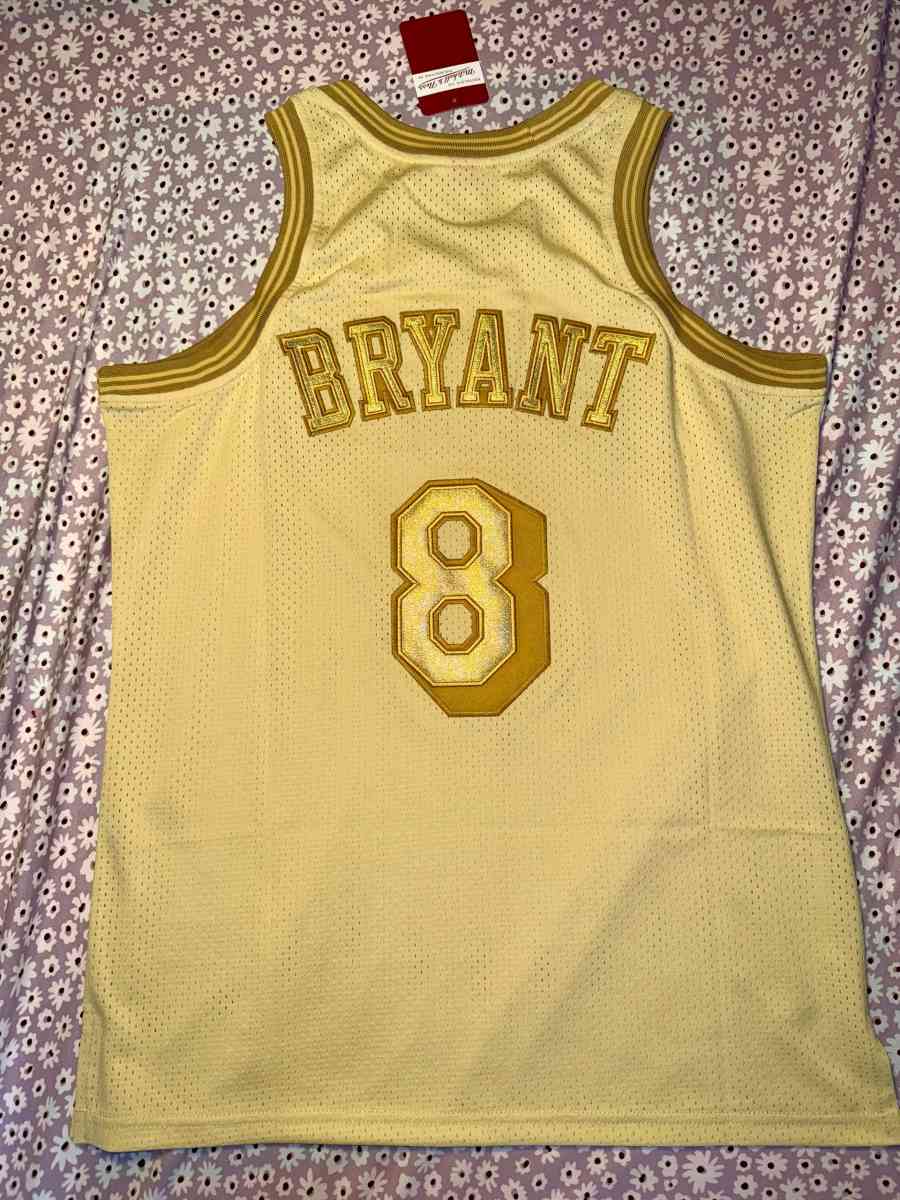LA Lakers 8 Kobe Bryant - Compton, California - FleaMarketBay