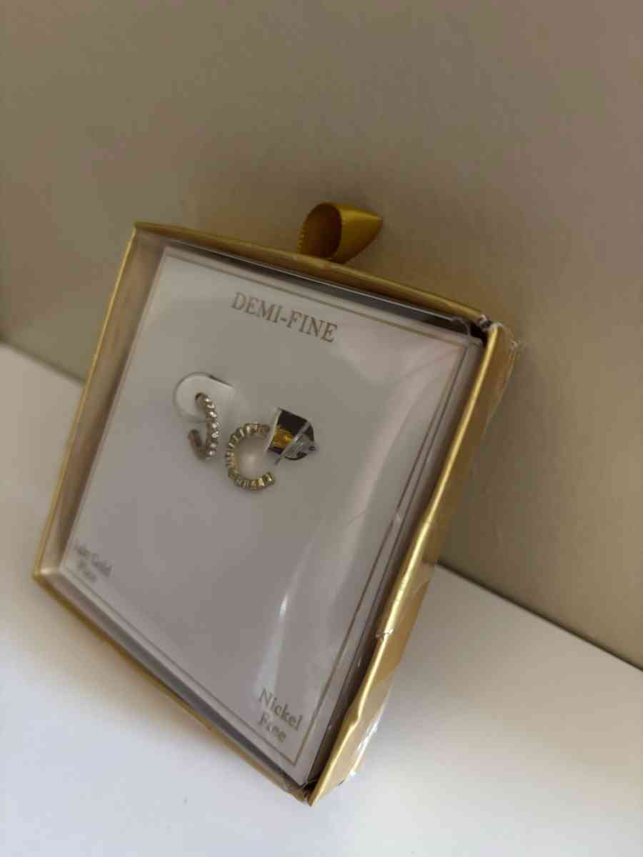 Diamond 14 karat gold plated earrings - Cameron, Texas - FleaMarketBay