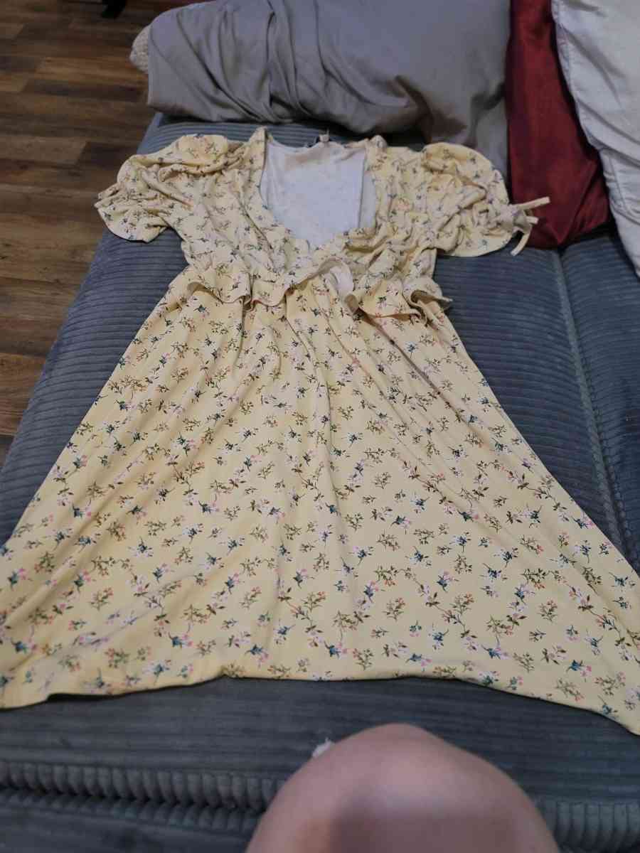 dress - Chiefland, Florida