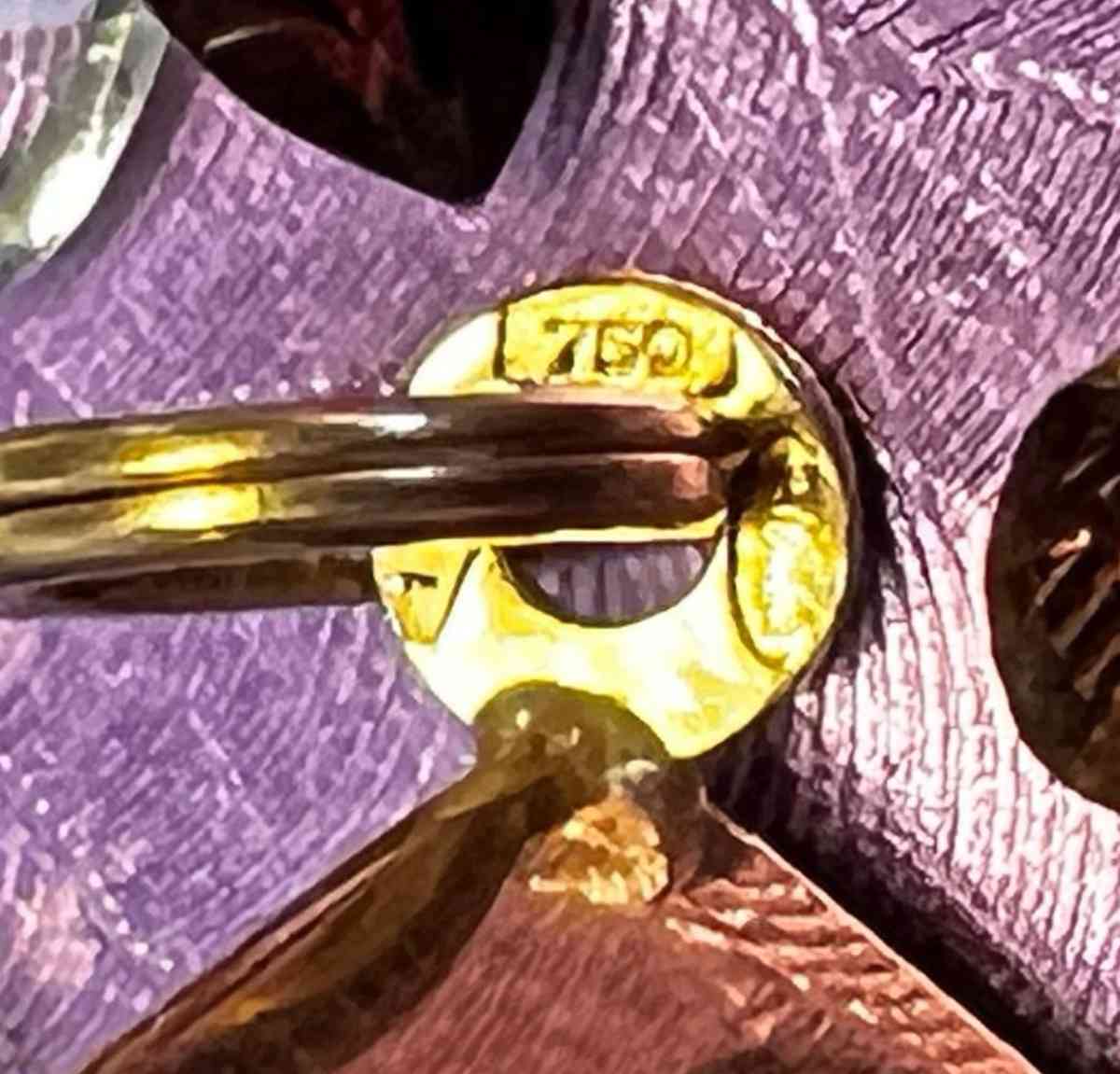 18K Gold 10mm Dice Pendant - Phelan, California - FleaMarketBay