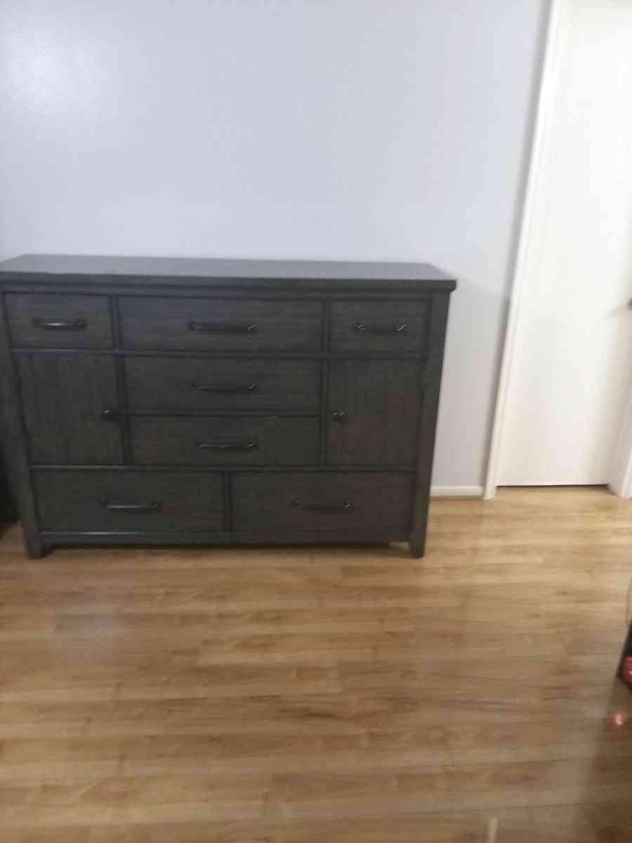 king size bedroom set - Missouri City, Texas - FleaMarketBay