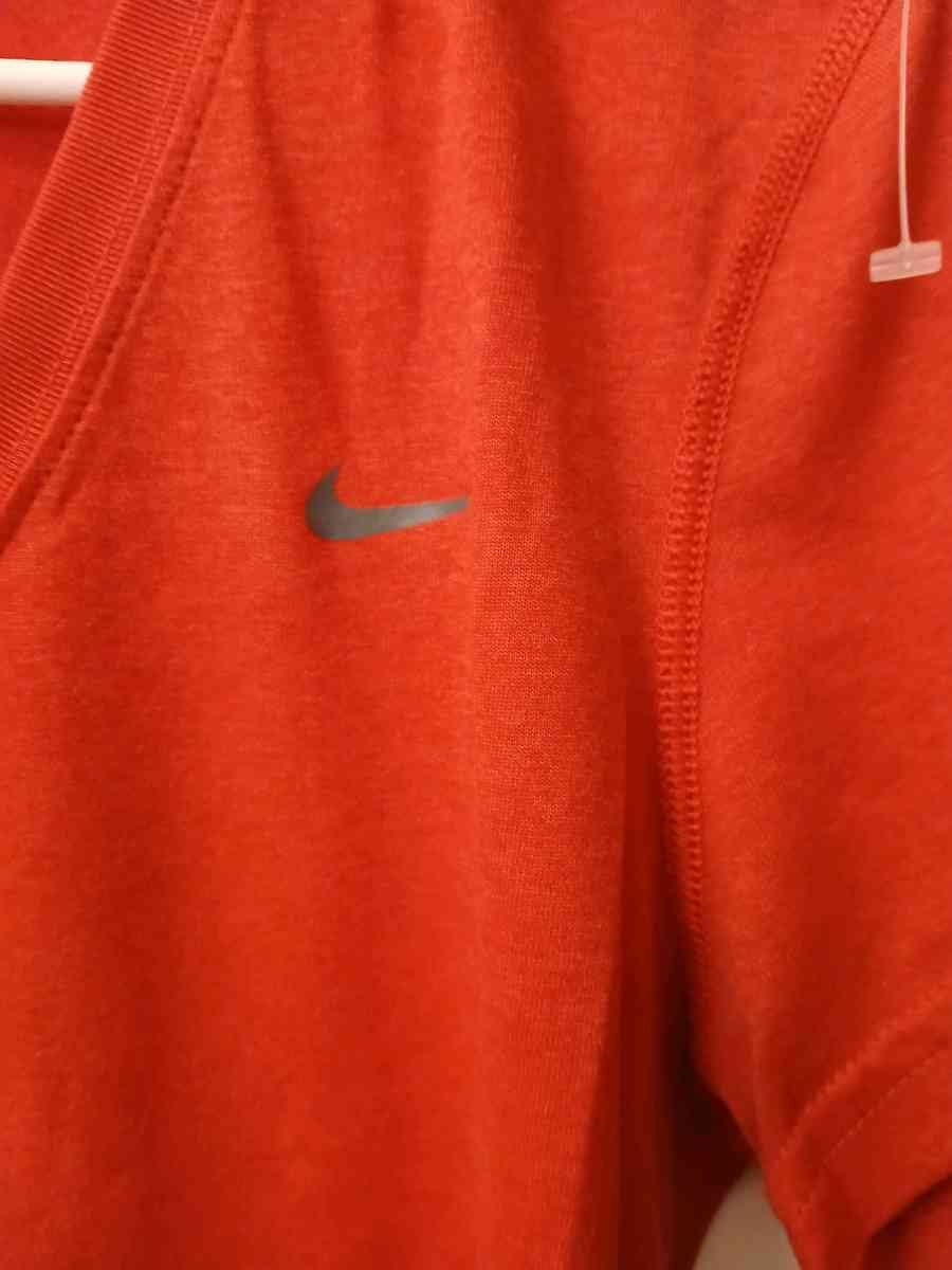 Nike dri fit sz Medium - Advent, West Virginia - FleaMarketBay