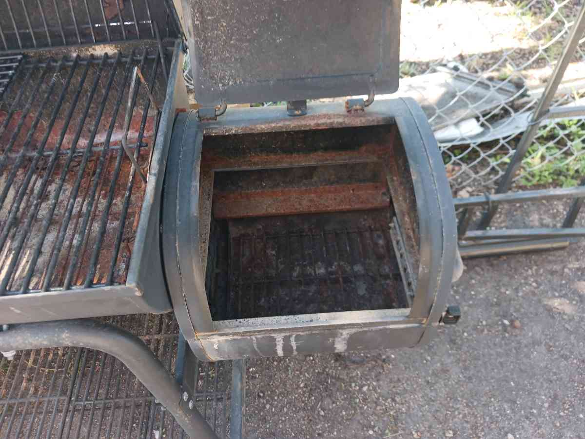 Nexgrill 29inch Barrel Offset Charcoal Smoker and Grill - Dade City, Florida - FleaMarketBay