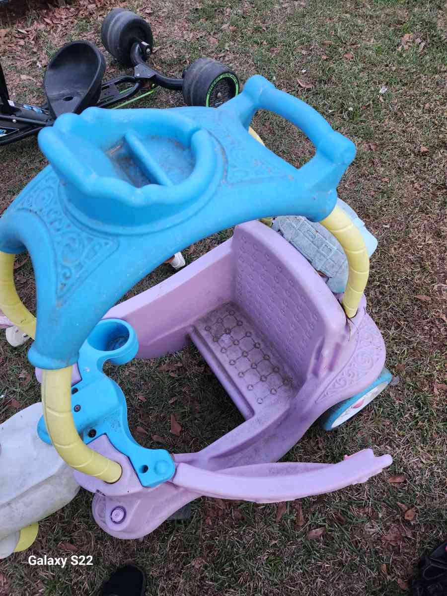 Magical Unicorn Carriage - Slocomb, Alabama - FleaMarketBay