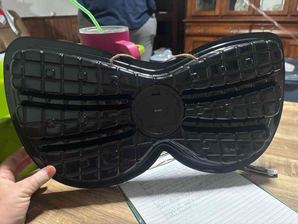 Animated light up eyes - Cameron, Texas - FleaMarketBay