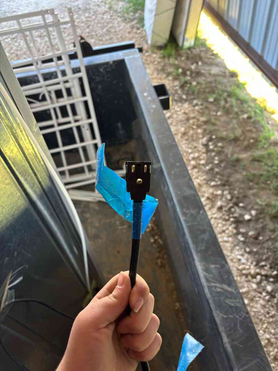 Double door Whirlpool Refrigerator - Cameron, Texas - FleaMarketBay