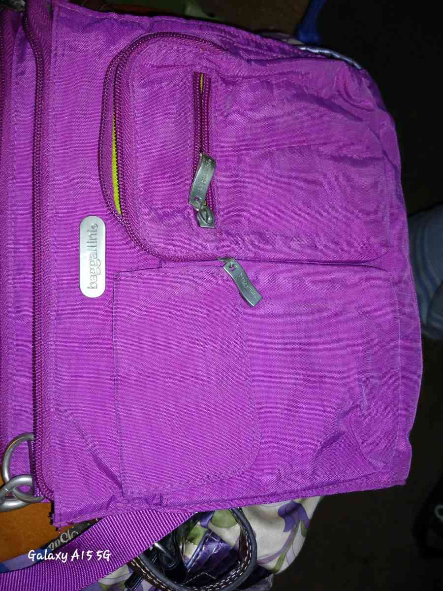 purses - Jonesville, Virginia - FleaMarketBay