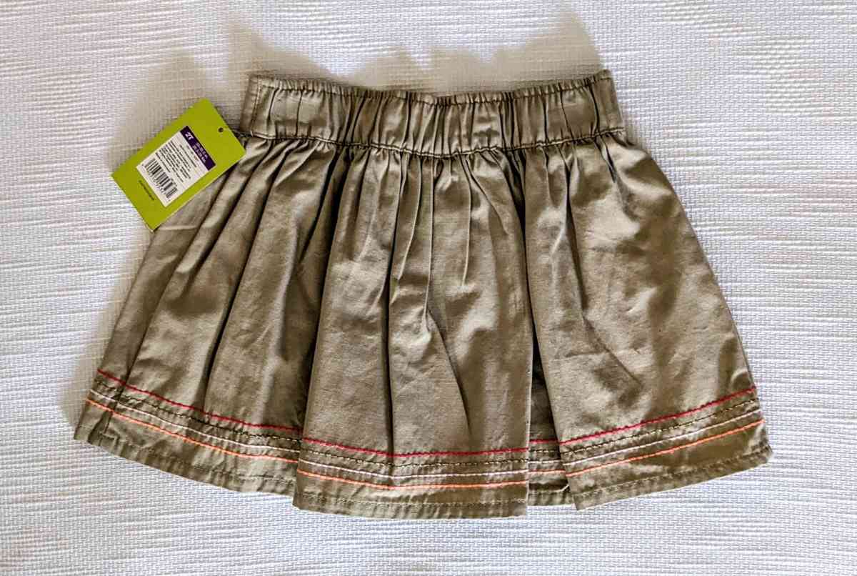 Two Pieces Girl Skirt Set - Staten Island, New York - FleaMarketBay