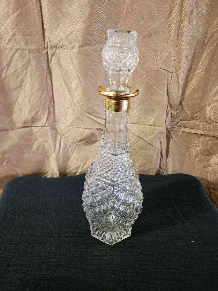 Vintage wine decanter - Knoxville, Tennessee