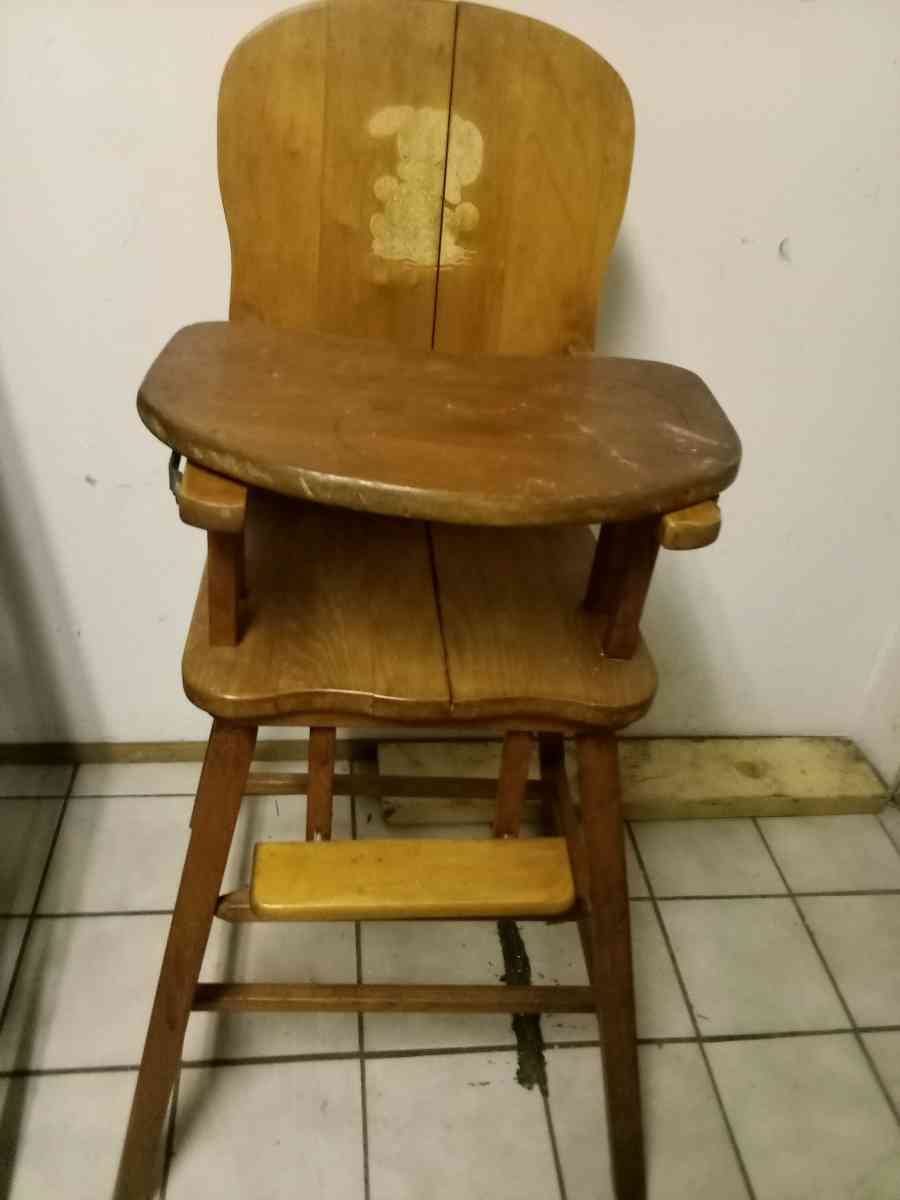 Early solid wood high chair - Columbia, Pennsylvania