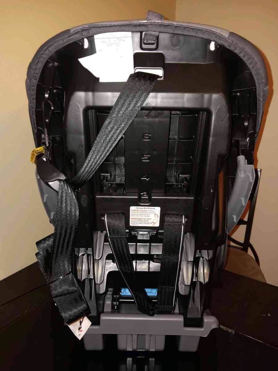 BABY TREND Cover Me 4in1 Convertible Car Seat - Las Vegas, Nevada - FleaMarketBay