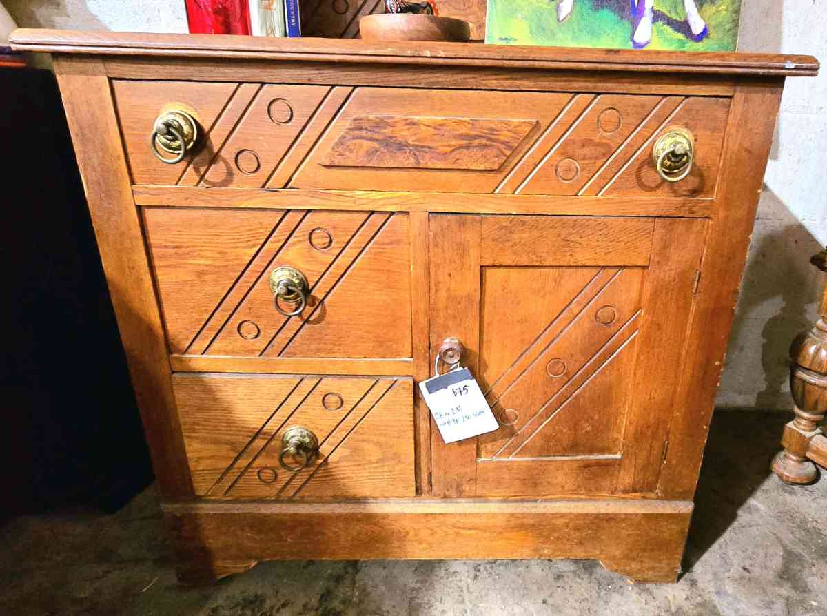 Vintage Washing Station Table - Madison, Mississippi - FleaMarketBay